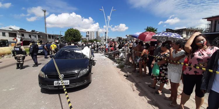 Homem morre após queda de poste sobre seu carro, em Belém