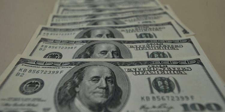 Dólar recua contra real em dia de decisão do Fed