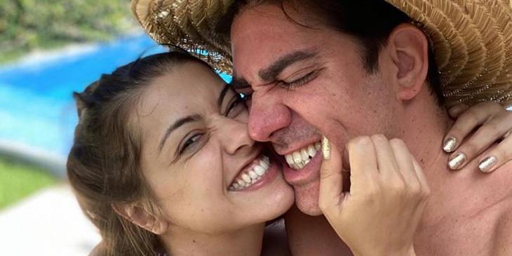 Marcelo Adnet e Patrícia Cardoso anunciam gravidez: ‘Te amamos, filha’