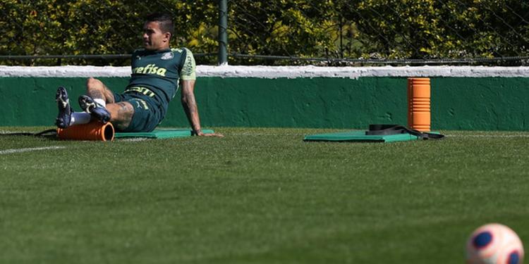 Dudu só deve ir ao Qatar no final desta semana e segue treinando