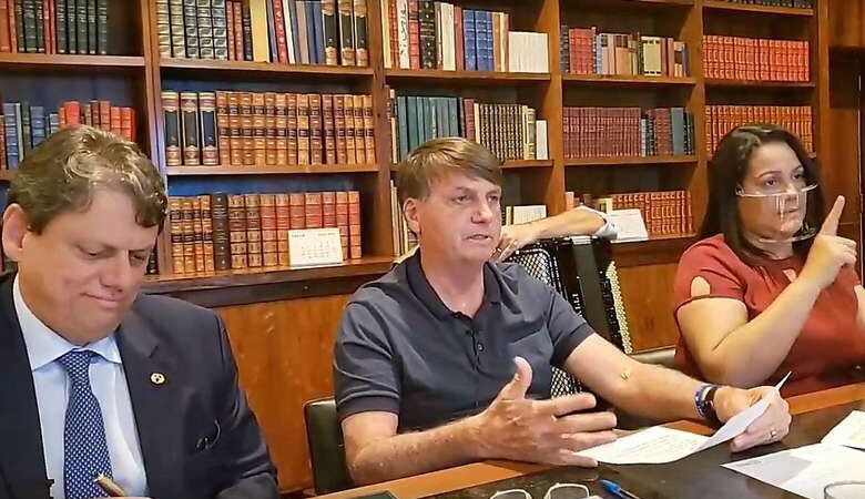 Bolsonaro diz ter ‘mofo no pulmão’ após Covid-19 e que está tomando antibiótico