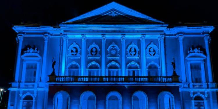 Theatro da Paz recebe iluminação especial durante Campanha