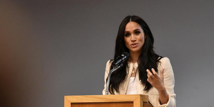 Meghan Markle faz discurso histórico em apoio a Michelle Obama