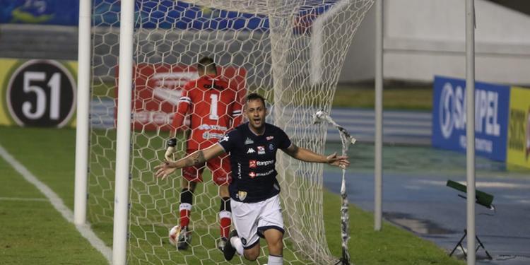 Que vitória! Com um jogador a menos, Remo bate o Ferroviário e é líder do grupo A da Série C; veja