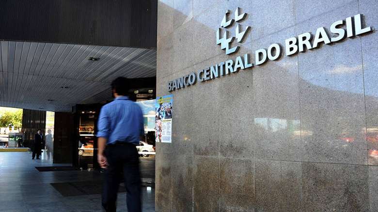 Carmen Lúcia dá 48 horas para Banco Central apresentar justificativa sobre nota de R$200