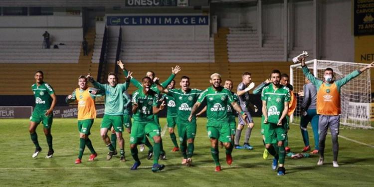 Chapecoense derrota o Criciúma nos pênaltis e vai à final do Campeonato Catarinense