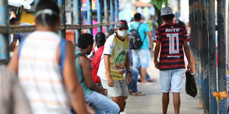 Pela 1ª vez desde abril, Brasil mostra desaceleração no contágio de coronavírus