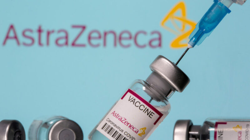 Confira se você tomou vacina da Astrazeneca com os lotes vencidos e saiba o que fazer