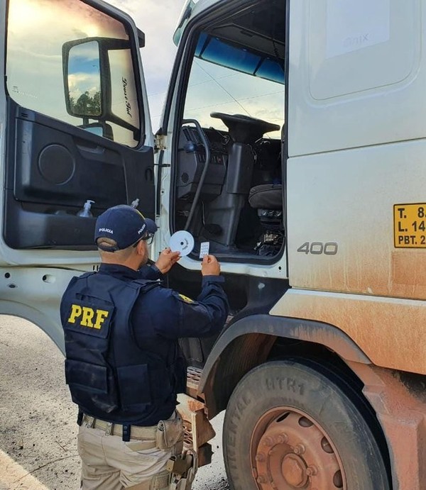 PRF aprende comprimidos de anfetamina dentro de caminhão em Altamira