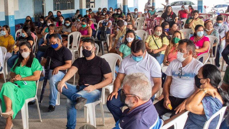 Maturidade – Prefeito puxa responsabilidade e convoca trabalhadores da educação de Irituia sobre reajustes salariais.