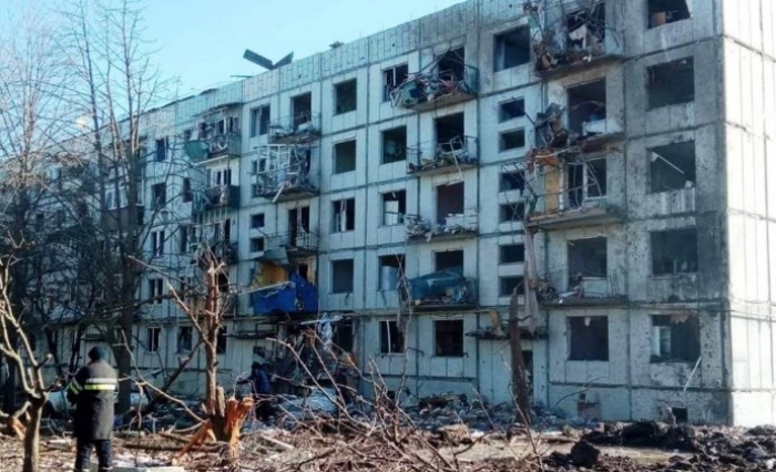 Ucrânia – Rússia deixa rastro de destruição ataca hospital deixando 5 mortos e 11 feridos, numa ofenciva proibida pela OMS